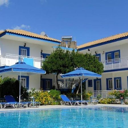 Blue White Apartments - Kefallonia Poolside Retreats Szpartiá Kültér fotó