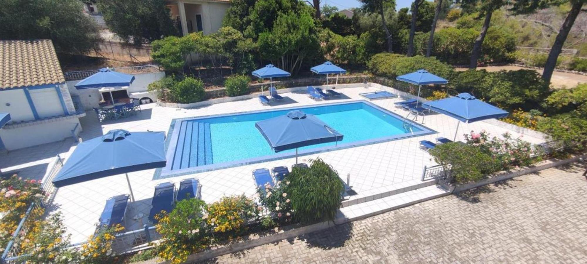 Blue White Apartments - Kefallonia Poolside Retreats Szpartiá Kültér fotó