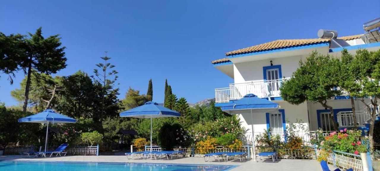Blue White Apartments - Kefallonia Poolside Retreats Szpartiá Kültér fotó