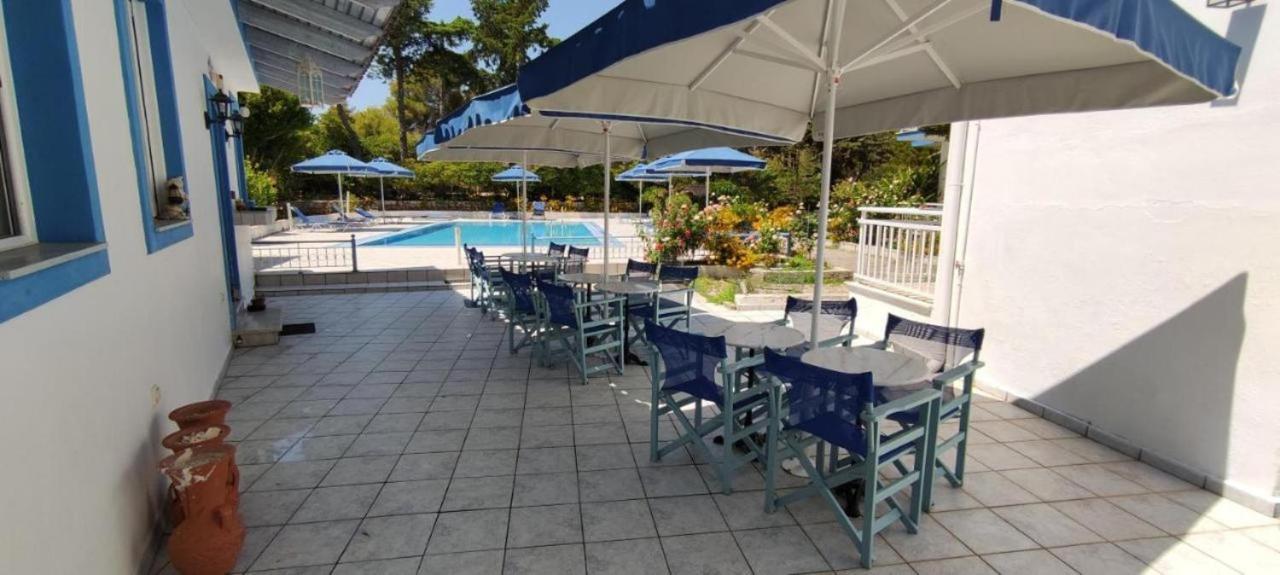 Blue White Apartments - Kefallonia Poolside Retreats Szpartiá Kültér fotó