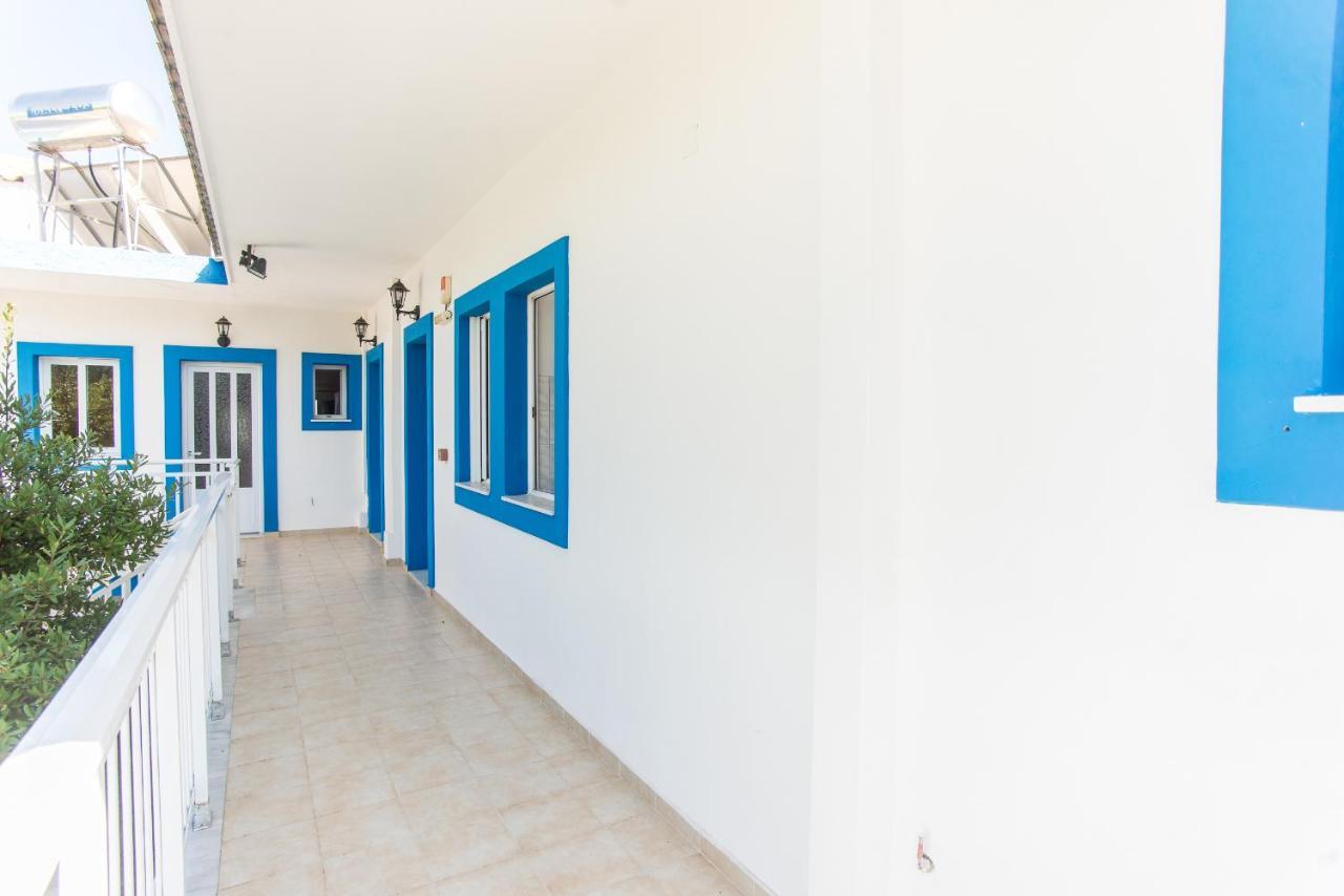 Blue White Apartments - Kefallonia Poolside Retreats Szpartiá Kültér fotó