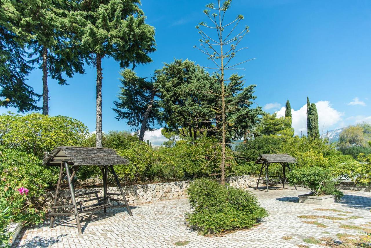 Blue White Apartments - Kefallonia Poolside Retreats Szpartiá Kültér fotó