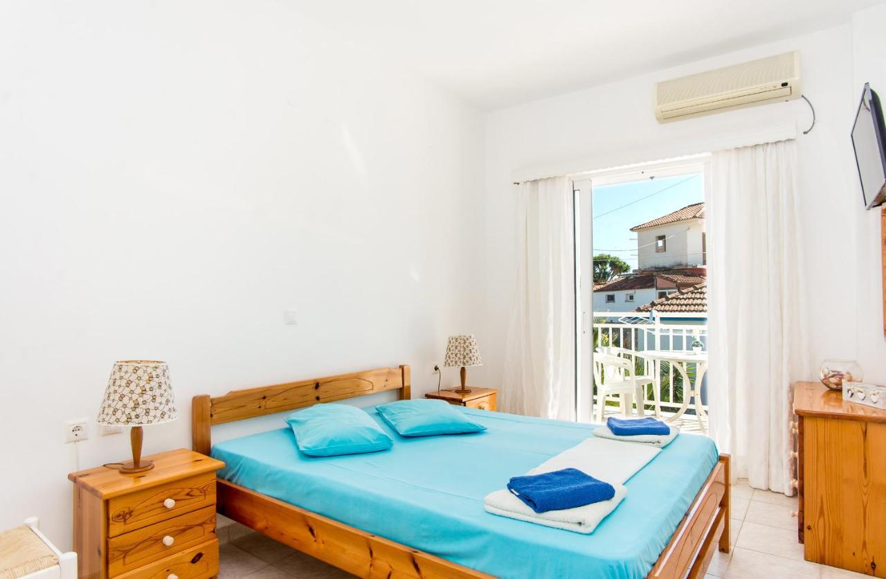 Blue White Apartments - Kefallonia Poolside Retreats Szpartiá Kültér fotó