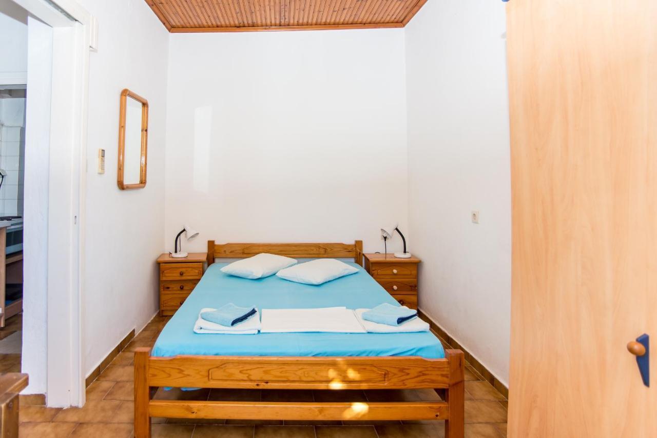 Blue White Apartments - Kefallonia Poolside Retreats Szpartiá Kültér fotó
