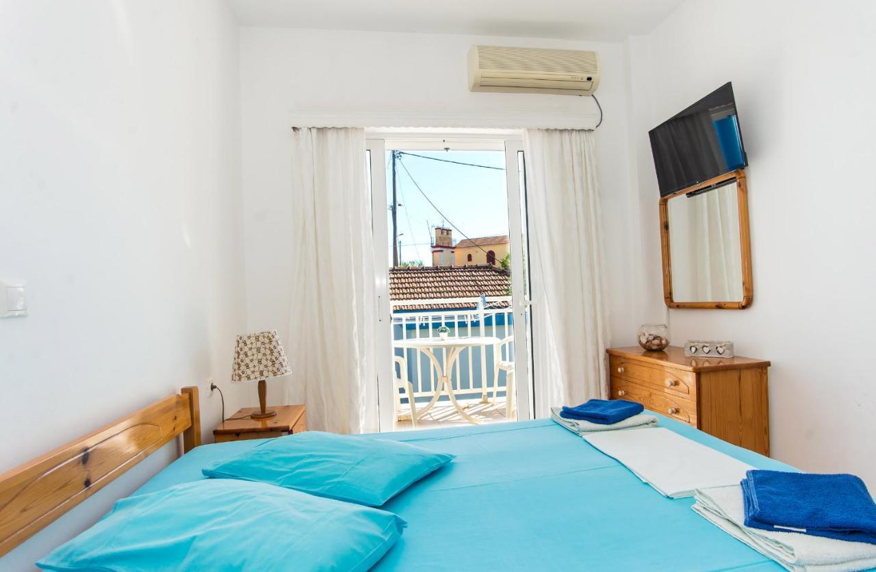 Blue White Apartments - Kefallonia Poolside Retreats Szpartiá Kültér fotó