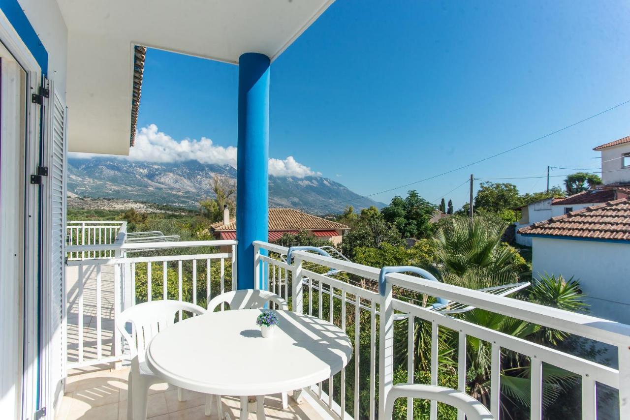 Blue White Apartments - Kefallonia Poolside Retreats Szpartiá Kültér fotó