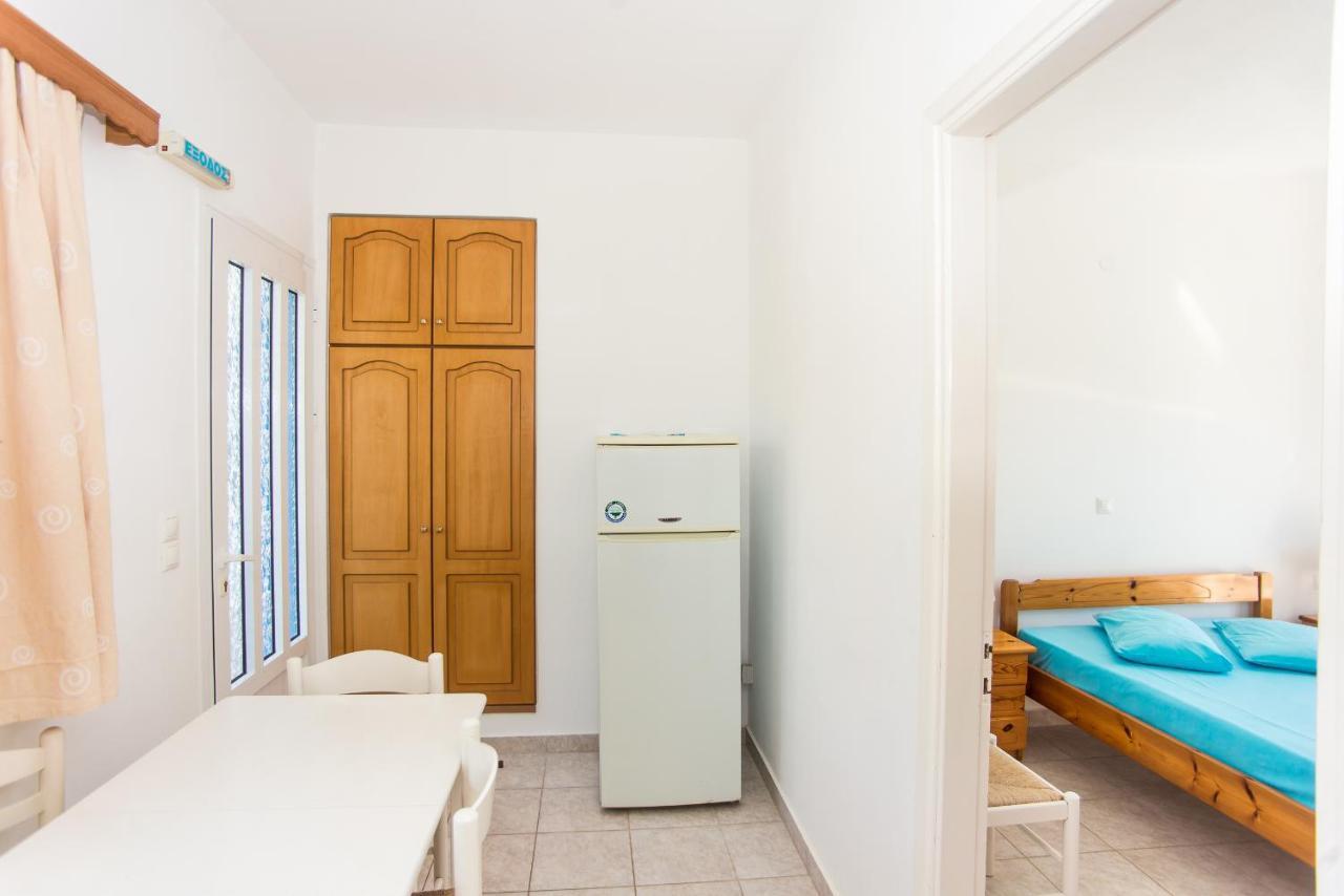 Blue White Apartments - Kefallonia Poolside Retreats Szpartiá Kültér fotó