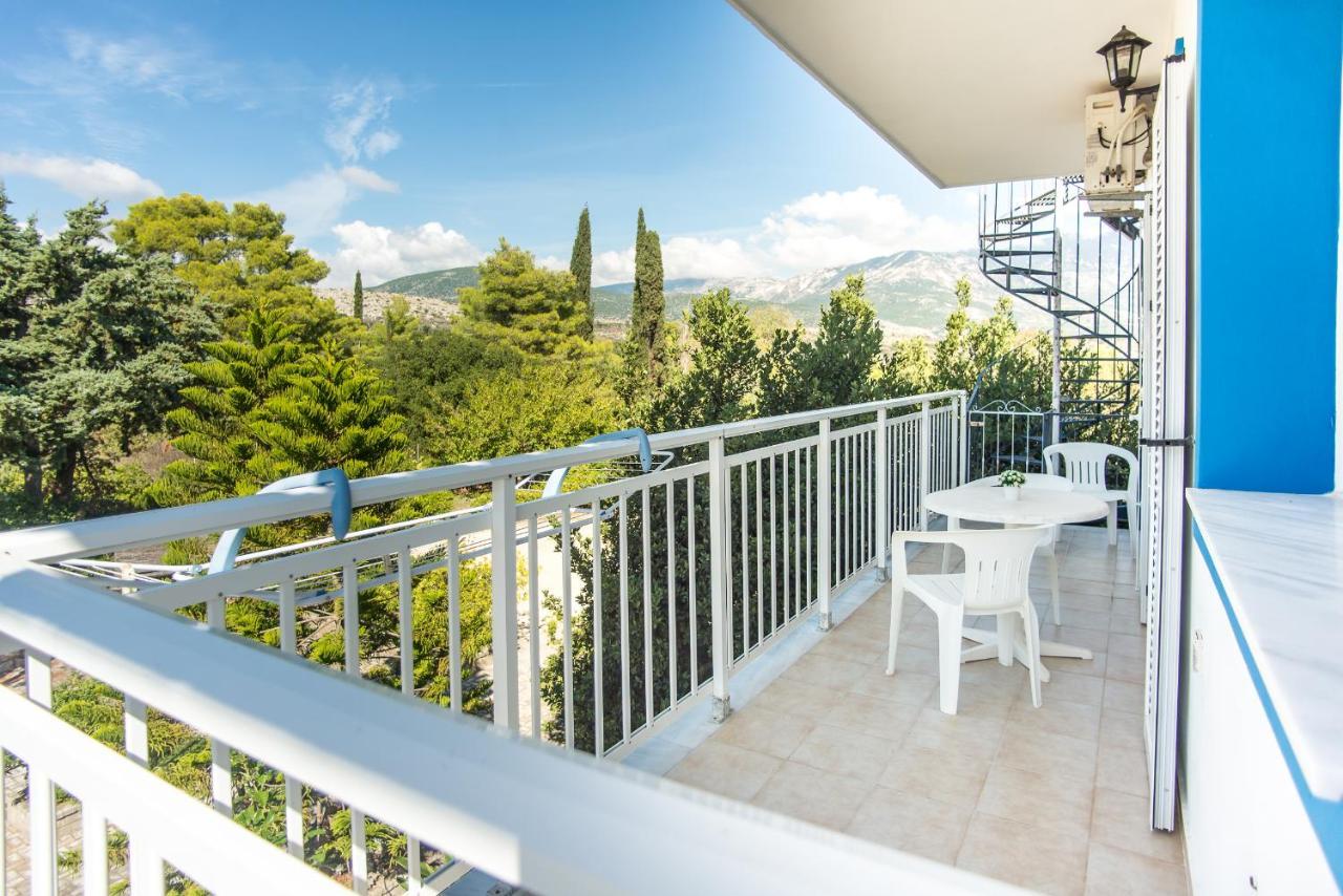 Blue White Apartments - Kefallonia Poolside Retreats Szpartiá Kültér fotó