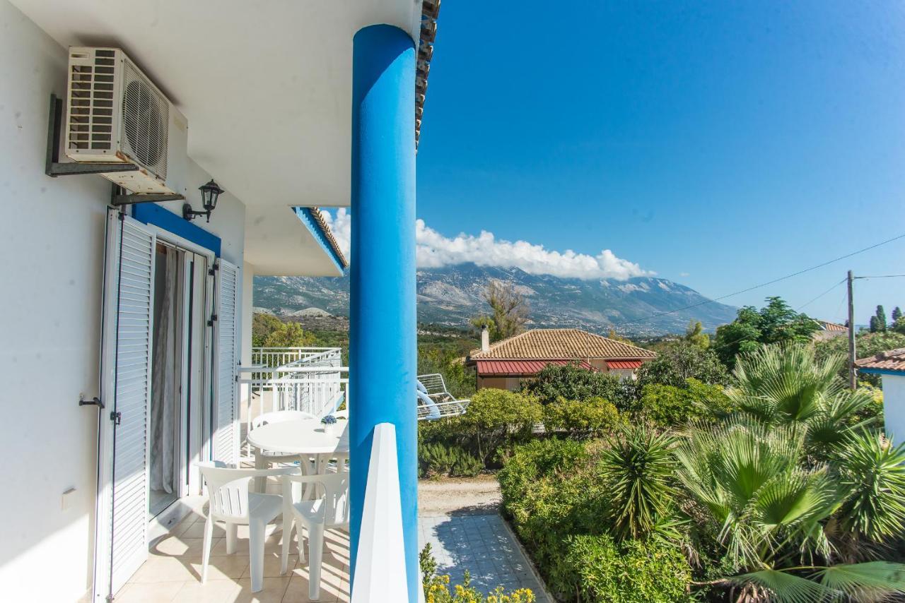 Blue White Apartments - Kefallonia Poolside Retreats Szpartiá Kültér fotó